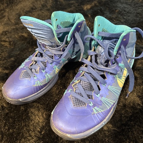 Nike women size 8 - women’s,